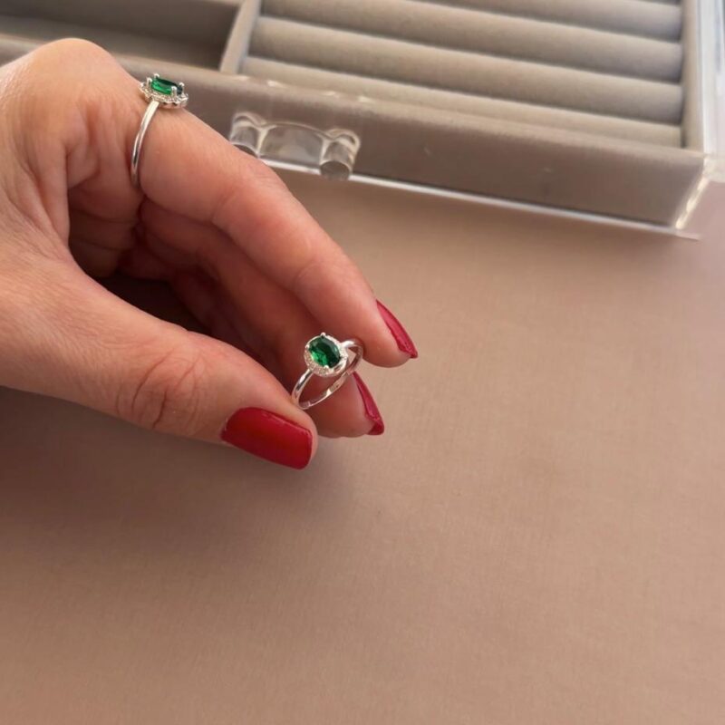 Anel oval verde