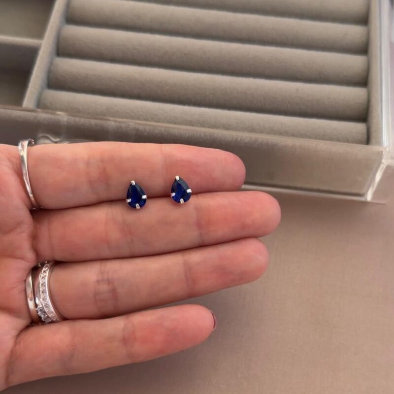 Branco gota azul