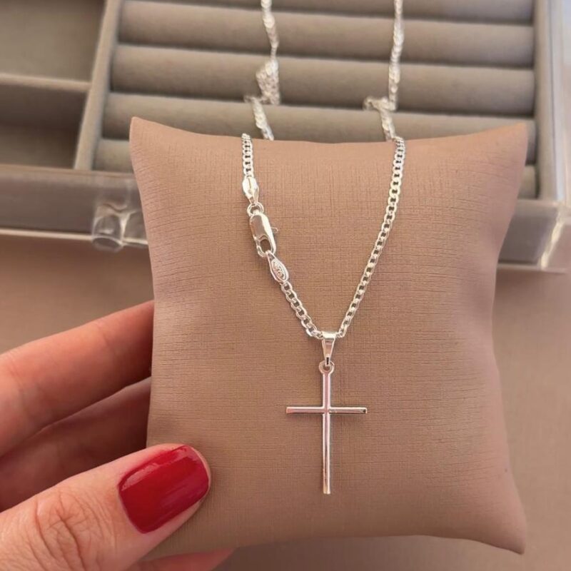 Corrente masculina 2 mm com crucifixo. Corrente de 70 cm