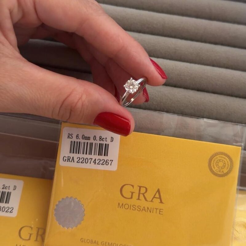 Anel solitário  4 garras moissanite 6 mm 0. 8ct